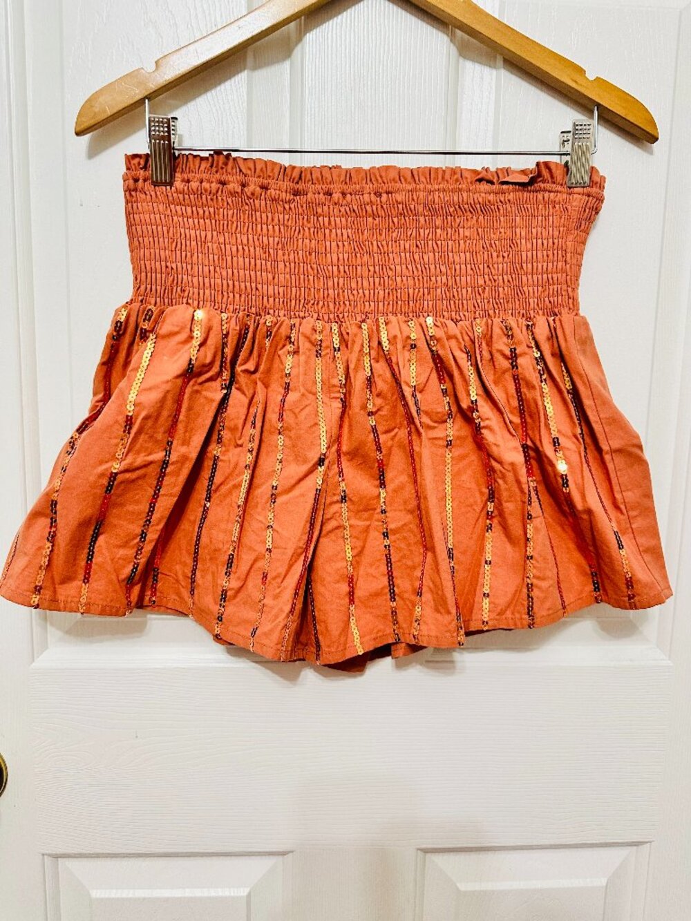 MAINSTRIP COPPER SMOCKED HIGH WAIST SEQUINED SHORTS JUNIORS LARGE